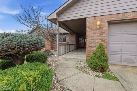 Exterior - 242 Pinnacle Ln, Plainfield, IN 46168 photo 2 of 6
