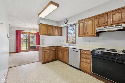 Kitchen - 242 Pinnacle Ln, Plainfield, IN 46168 photo 2 of 2