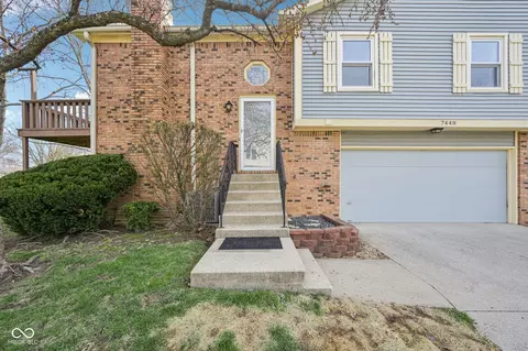 7449 Prairie Lake Dr, Indianapolis, IN 46256
