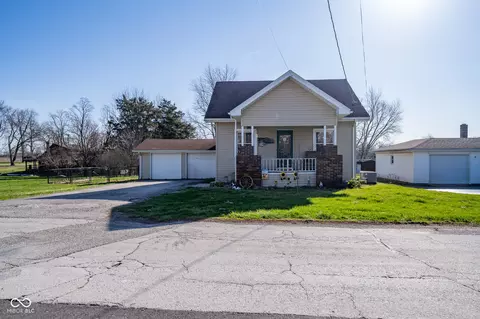 313 S Main St, Fillmore, IN 46128
