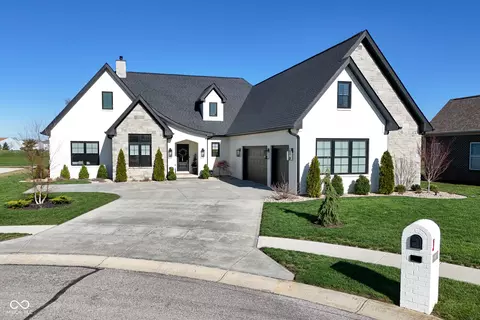 1111 Maclaren Ct, Franklin, IN 46131