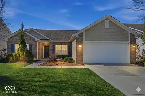 9704 Brook Wood Dr, Mccordsville, IN 46055