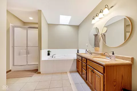Bath - 7743 Harnessmaker Ct, Plainfield, IN 46168 photo 2 of 3