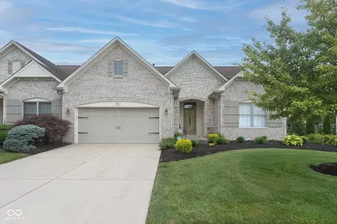4082 Bayberry Ct, Greenwood, IN 46143