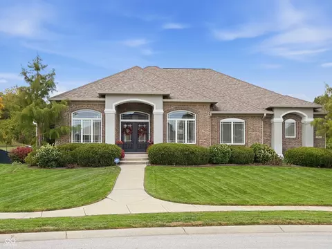 751 Willow Pointe South Dr, Plainfield, IN 46168