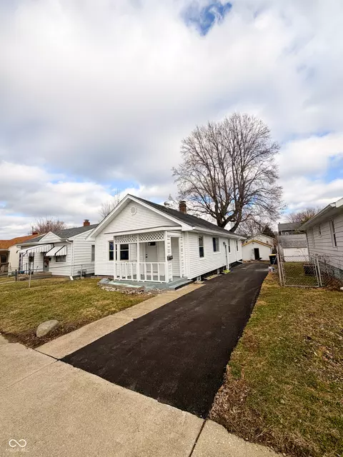 61 N 8th Ave, Beech Grove, IN 46107