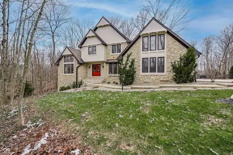 702 Morningside Dr, Zionsville, IN 46077