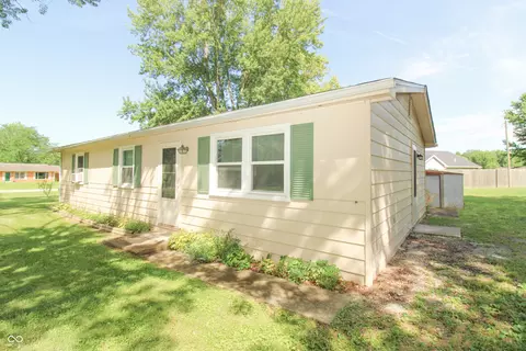 8125 N Brooks Ln, Scipio, IN 47273
