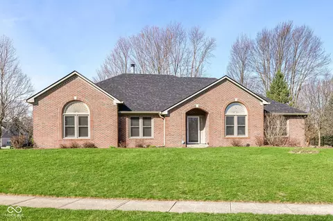 7830 Indian Pointe Dr, Indianapolis, IN 46236