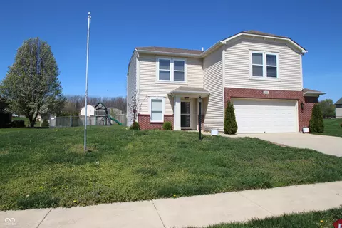 216 Creekside Dr, Danville, IN 46122