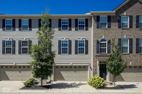 14226 Frostburg Dr, Carmel, IN 46033