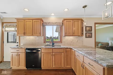 Kitchen - 170 Warwick Way, Pendleton, IN 46064 photo 1 of 4