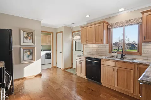 Kitchen - 170 Warwick Way, Pendleton, IN 46064 photo 4 of 4