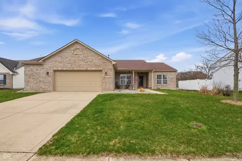 17038 Harbinger Ct, Noblesville, IN 46062