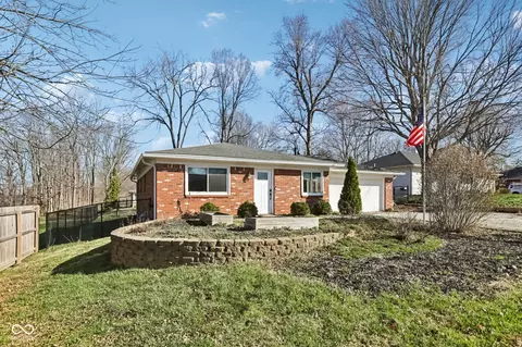 520 Woodland Pl, Greenwood, IN 46142