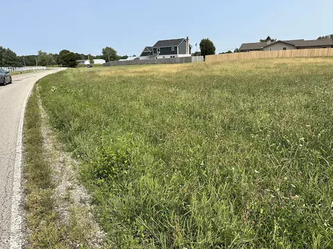 1200 N E, Shirley, IN 47384