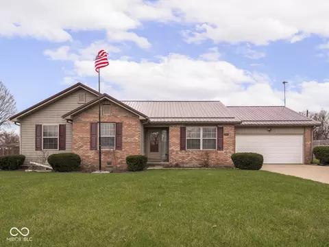 3622 W Starlight Dr, Connersville, IN 47331