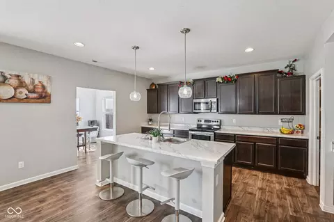 Kitchen - 6673 Laurelwood Dr, Pendleton, IN 46064 photo 3 of 6
