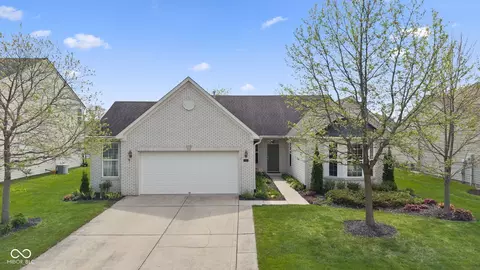 5855 W Port Dr, Mccordsville, IN 46055