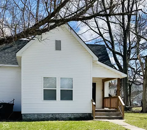 906 N Wolfe St, Muncie, IN 47303