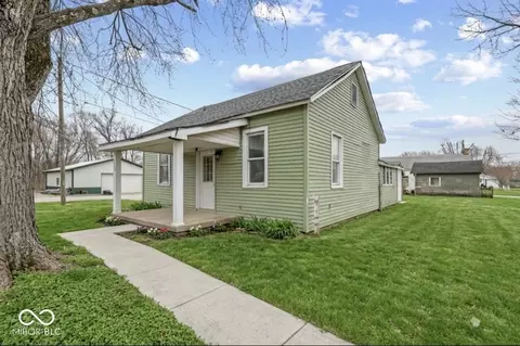 9712 N Price St, Knightsville, IN 47857
