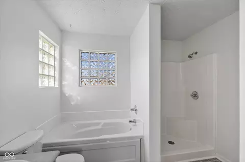 Bath - 5986 Hall Rd, Plainfield, IN 46168 photo 3 of 4