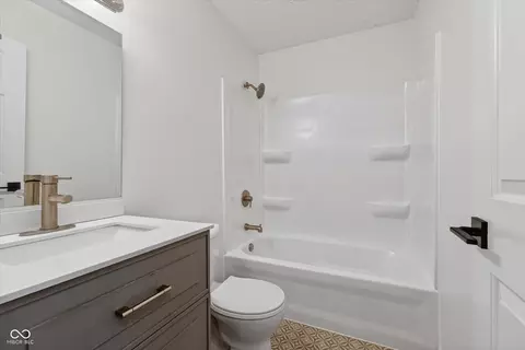 Bath - 5986 Hall Rd, Plainfield, IN 46168 photo 4 of 4