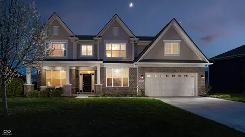 9697 Denrose Dr, Fishers, IN 46040