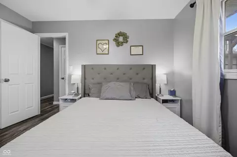 Bedroom - 3022 Beech Dr, Columbus, IN 47203 photo 4 of 5