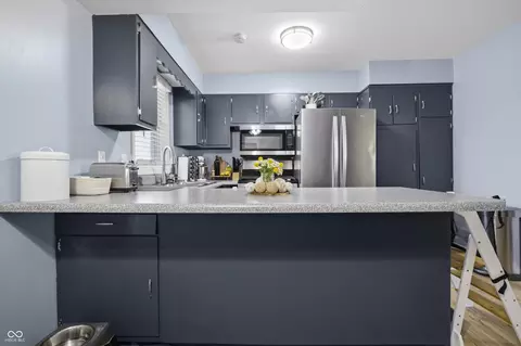 Kitchen - 3022 Beech Dr, Columbus, IN 47203 photo 1 of 6