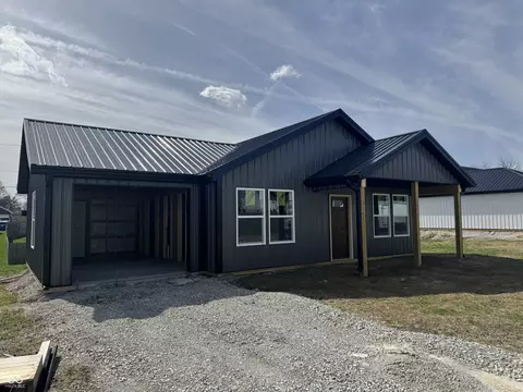 406 E College St, Bainbridge, IN 46105