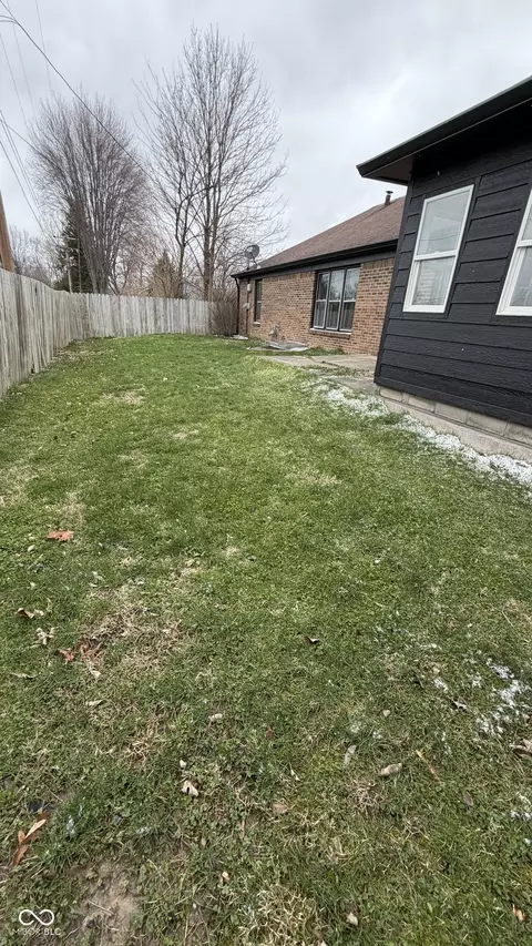 Exterior - 428 Southmore St, Plainfield, IN 46168 photo 6 of 7