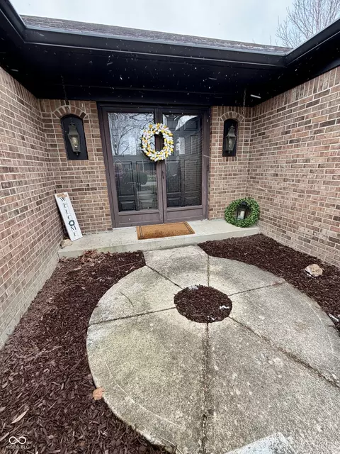 Exterior - 428 Southmore St, Plainfield, IN 46168 photo 3 of 7