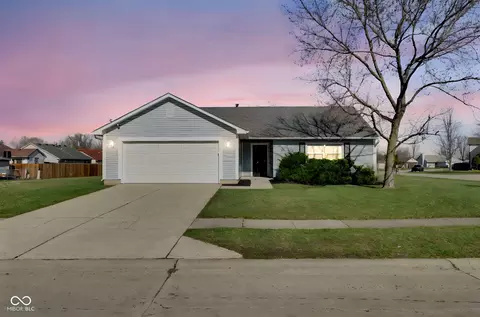 9536 English Oak Dr, Indianapolis, IN 46235