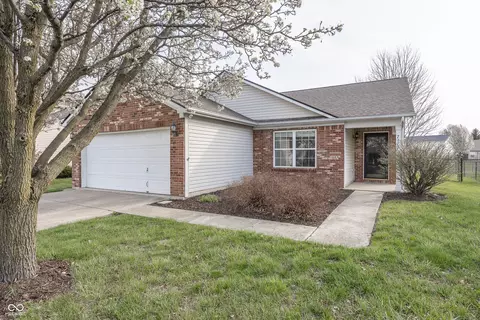 7123 N Lyndhurst Xing, Mccordsville, IN 46055