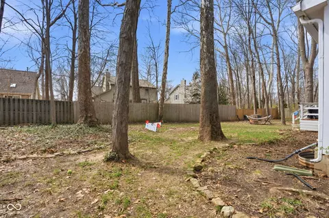 Exterior - 9020 Split Tree Ct, Indianapolis, IN 46256 photo 3 of 5