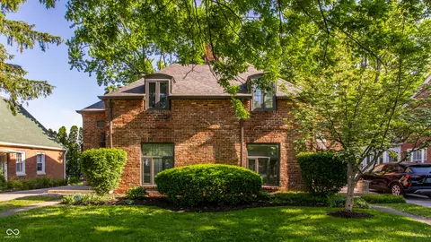 36 W 56th St, Indianapolis, IN 46208