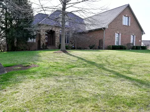 572 Foxboro Dr, Avon, IN 46123