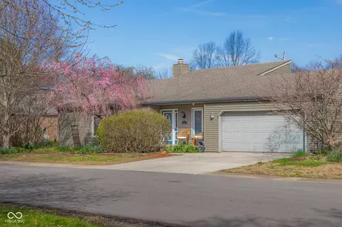 1010 Rocky Ford Rd, Columbus, IN 47203