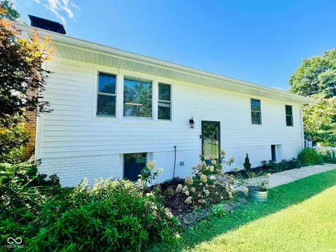 1520 E Vera Dr, Bloomington, IN 47401