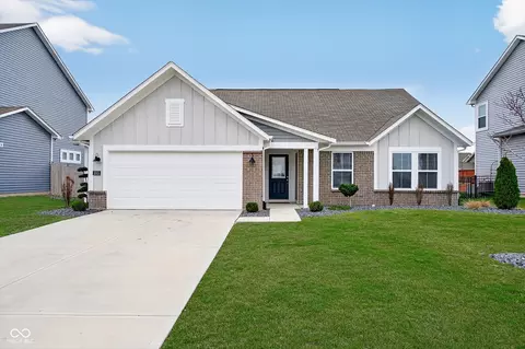 5515 Woods Pointe Dr, Mccordsville, IN 46055