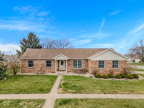 3316 Cox Ln, Columbus, IN 47203
