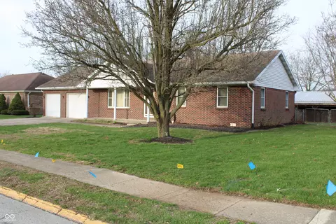 408 Meadow Dr, Danville, IN 46122
