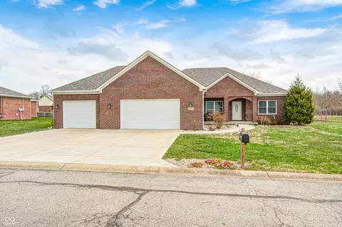 11965 Civic Cir, Mooresville, IN 46158