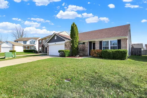 6205 Glebe Dr, Indianapolis, IN 46237