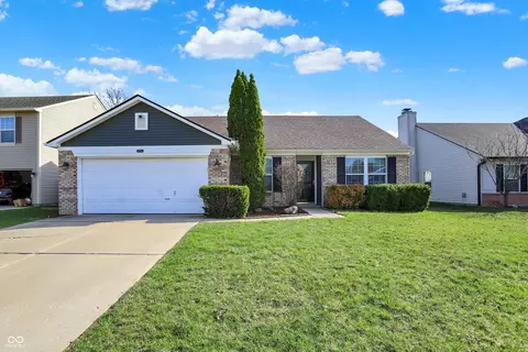 6205 Glebe Dr, Indianapolis, IN 46237 photo 2