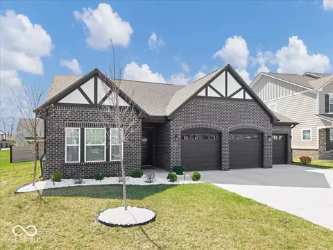 411 Cape May Dr, Westfield, IN 46074