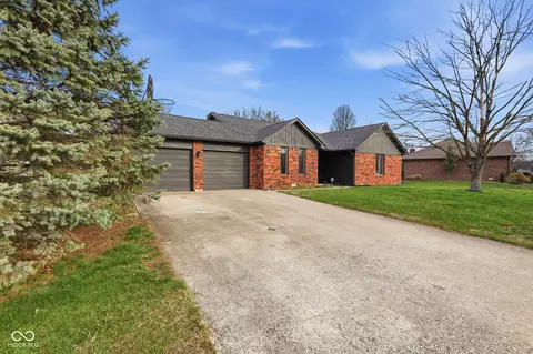 Exterior - 914 Corey Ln, Plainfield, IN 46168 photo 1 of 2