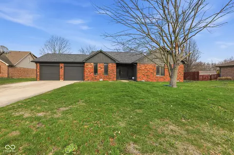 914 Corey Ln, Plainfield, IN 46168