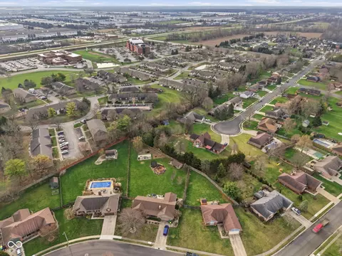View/Area - 914 Corey Ln, Plainfield, IN 46168 photo 8 of 9